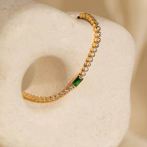 Bracelet tennis en verre vert, argent sterling 925 plaqué or, bijoux pour femmes - Design romantique pour les fêtes et les cadeaux - Product Image 5