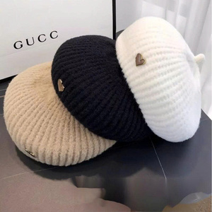 Béret en laine chaud et tendance pour femmes - Product Image 1