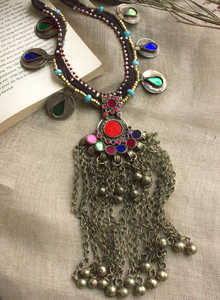 สร้อยคอแบบอัฟกานิสถาน ดีไซน์เนอร์ยอดนิยม งานแฮนด์เมดสไตล์โบราณ เครื่องประดับชาติพันธุ์สำหรับผู้หญิง เหมาะสำหรับงานเทศกาล งานแต่งงาน ขายส่งสำหรับร้านค้าและส่งออก - Product Image 4