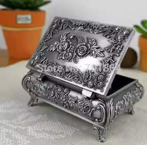 Joyero de Metal y Vidrio de Diseño Hecho a Mano Caja de Metal de Tamaño Personalizado Oro Con Cajas de Forma Personalizadas de Vidrio - Product Image 1