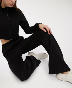 Venta caliente 100% algodón Crop Top Zip up Sweatsuit Set Loose Fit Stand Up Collar Light Crop HOODIE & Flare Jogger para mujeres - Product Image 2