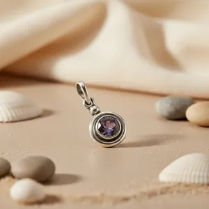 Colgante de Plata 925 con Amatista Corte Esmeralda y Engaste de Bisel, Hecho a Mano, para Mujer, Ideal para Aniversarios - Product Image 1