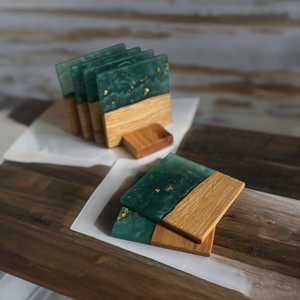 Posavasos cuadrados de madera de resina hechos a mano con soporte de mármol, accesorios únicos de mesa de arte navideño, Conjunto personalizado - Product Image 4