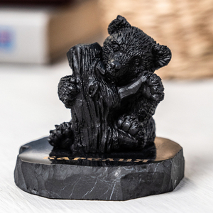 Figura de shungita: Osito con un tronco de árbol - Product Image 4