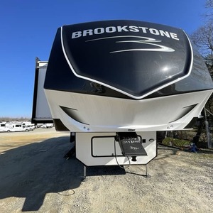 Meilleure vente : Remorque de camping d'occasion 2023 C-o-a-c-h-m-e-n B-r-o-o-k-s-t-o-n-e 344F-L à vendre - Product Image 1
