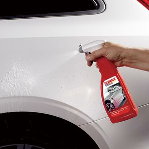 Accessoire de nettoyage en plastique rouge Sonax, fabriqué en Allemagne - Product Image 1