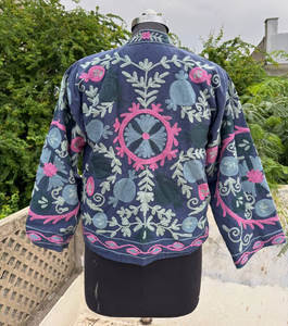 Design floral velours coton tricoté Suzani veste femmes élégant court brodé à la main Vintage - Product Image 5