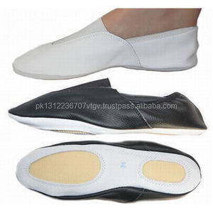 Zapatillas de deporte suaves unisex con logotipo personalizado zapatos de baile de gimnasia de cuero genuino con plantilla plana de invierno y suela de goma ligera - Product Image 6