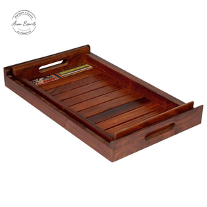 Bandeja para servir de madera rústica con elegantes asas de cobre, Perfecta para servir bebidas y aperitivos con estilo - Product Image 5