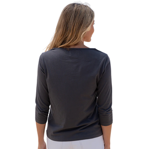 T-shirt pour femme en coton biologique de luxe 100% pré-rétréci certifié GOTS, col bateau, manches 3/4, gris foncé, coupe classique, doux et premium - Product Image 5