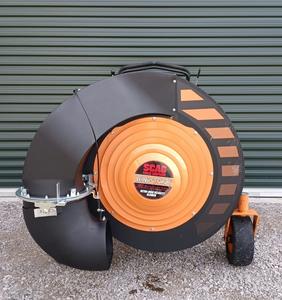 El Mejor Soplador Comercial Scag Windstorm con Plataforma para Operador...Solo 100 Horas de Uso...Motor Vanguard EFI Big Block de 37hp - Product Image 4