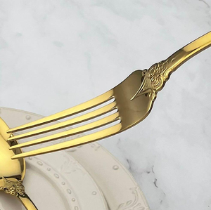 Juego de Cubiertos Minimalista Ecológico de Acero Inoxidable Chapado en Oro de Diseño de Lujo para Bodas y Eventos, Incluye Cucharas y Cuchillos - Product Image 6