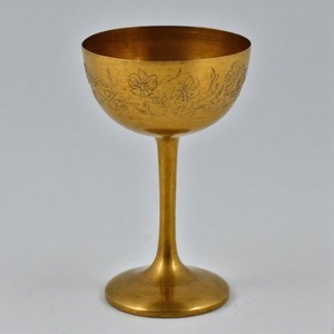 HolyCrysta Divine Grace, cáliz de vino de Metal adornado, Copa tradicional con acabado antiguo para rituales religiosos y altares de Iglesia - Product Image 1