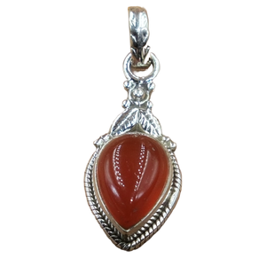 Collier pendentif en argent sterling 925 avec pierre précieuse naturelle cornaline rouge, motif feuille fait main, bijou ethnique bohème vintage, cadeau - Product Image 1