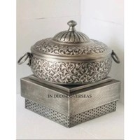 Ensemble de buffet de luxe entièrement argenté, brillant, poli, gravé, en aluminium, coulé, chauffe-plats de l'Inde