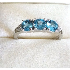 Bague Trilogie Topaze Bleue et Blanche Suisse pour Femme en Argent Sterling 925 avec Pierre Taillée, Idéale au Quotidien, de Shah Gems - Product Image 1