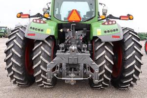 2023 Fendt 720 Vario Tractor - Premium 200 HP MFWD Tractor con transmisión Vario, sistema hidráulico eficiente y comodidad del operador - Product Image 4