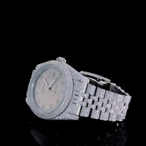 Reloj de Diamantes Plateado Moderno de Primera Calidad para Fiestas de Trabajo y Regalos, Disponible para Exportación, Precio desde India - Product Image 3