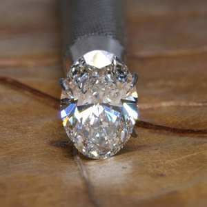 Diamant de laboratoire de forme ovale de 2,50 carats, non monté, pour bague de fiançailles, pour bijoux personnalisés, diamant CVD écologique - Product Image 1