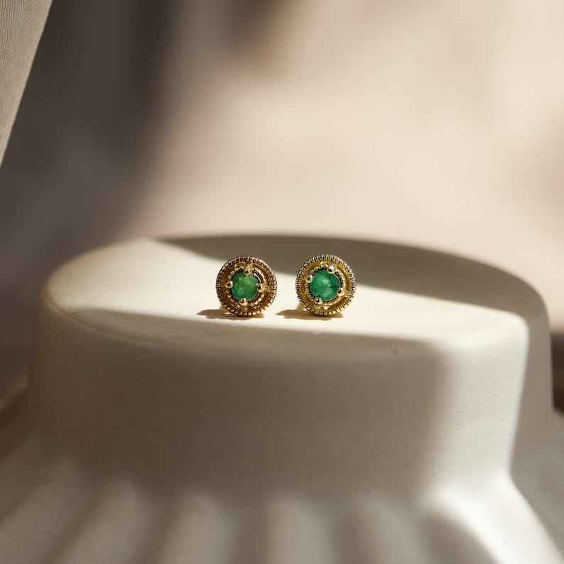 สีเขียว