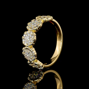 Bague solitaire en forme de coussin en diamant de laboratoire de qualité supérieure 4,50 carats, argent 925, certifiée IGI, fabrication sur commande, luxe artisanal - Product Image 1