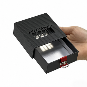 Boîte à parfum carrée haut de gamme |   Emballage en carton écologique de luxe recyclable avec laminage mat, gaufrage et doublure en éponge – Vietnam - Product Image 3