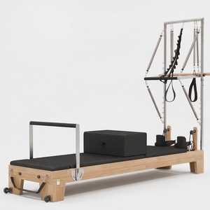 Reformer de Pilates Comercial con Torre, Máquina de Pilates de Madera con Tabla de Salto y 6 Resortes Ajustables - Product Image 1