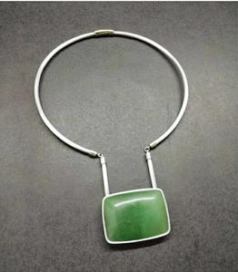Exquisite Women's <b>Necklace</b> Simple Women's Fashion Pendant <b>Necklace</b> Green Resin Trimmed Pendant <b>Necklace</b> - Product Image 1