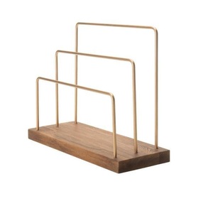 Nouveau support de bijoux en métal moderne avec un design poli élégant parfait pour organiser et afficher des bijoux élégants - Product Image 2