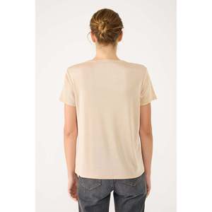 เสื้อยืดคอวีแบบเรียบหรู - Product Image 5