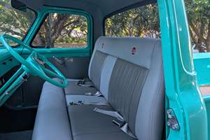 Ford F-100 de 1955 Usado en Buen Estado, Reportemente Restaurado en 2021, Motor 223ci de 6 Cilindros en Línea, Transmisión Manual de 3 Velocidades - Product Image 5