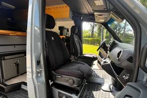 Mercedes-Benz Sprinter 2500 4x4 2022, Conversión a Camper Personalizada, Turbodiésel V6, 4WD, Carrocería de Techo Alto - Product Image 3