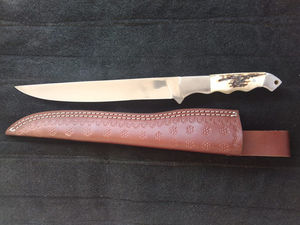 Cuchillo de Caza de Acero Inoxidable Forjado a Mano Personalizado, Borde Dentado, Punta de Clip, Mango de Asta de Ciervo, Garantía de 3 Años - OEM, Uso en Cocina y Caza - Product Image 4