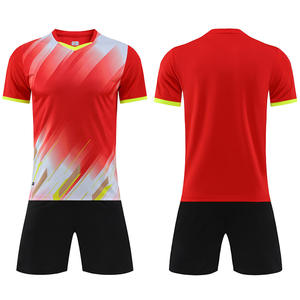 Uniforme de football en polyester de haute qualité et bon marché, nouvelle saison, design personnalisé, logo, respirant, léger, séchage rapide, nom d'équipe personnalisé - Product Image 1