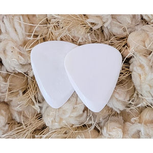 Púas de Guitarra de Hueso de Camello Únicas, Ligeras, Pulimentadas y de Alta Durabilidad, con Forma de Gota y Puntas Cónicas - Product Image 1