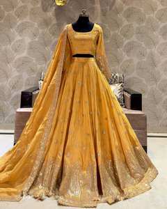 Lehenga choli คอลเลกชันงานแต่งงานที่มีงานปักลำดับหนักเต็มรูปแบบ - Product Image 6