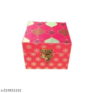 MINI BOÎTES CADEAUX DÉCORATIVES POUR LA MAISON BOÎTES EN MDF Vente à chaud Cadeaux et artisanat Boîtes en bois Panneaux muraux fabriqués en Inde - Product Image 1