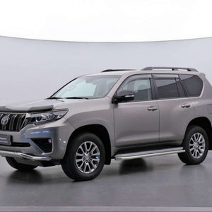 SUV nouvelle condition boîte de vitesses automatique conduite RWD sièges en cuir intérieur foncé taille des pneus R18 - Product Image 1