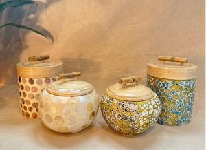 Tarro de bambú ecológico con incrustaciones de nácar y cáscara de huevo hechas a mano, almacenamiento elegante para especias, joyas o decoración - Product Image 6