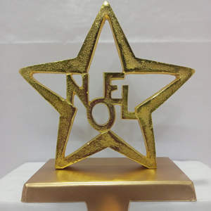 Porte-chaussettes de Noël en métal et bois modernes, crochets de suspension solides pour les fêtes à prix avantageux - Product Image 6