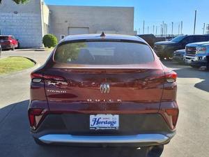 Bu-ick Env-ista Preferred 4dr SUV 2025 Usado en Buenas Condiciones - Product Image 3