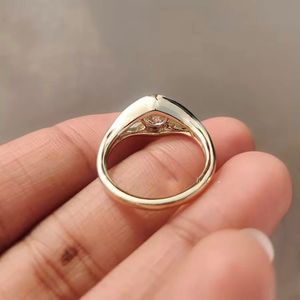 Anillo de Diamante Cultivado en Laboratorio, Diseño Delicado para Comodidad y Estilo, con Brillo y Atractivo Duraderos, de la India - Product Image 3