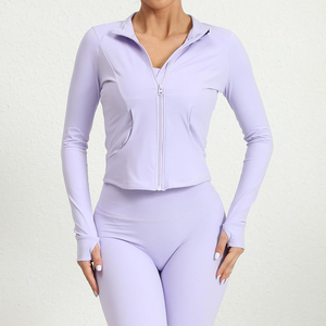 Ensemble de yoga pour femmes grande taille, fabriqué en usine professionnelle, 3 pièces, séchage rapide, respirant, sans couture, motif uni, extensible dans les quatre sens - Product Image 5