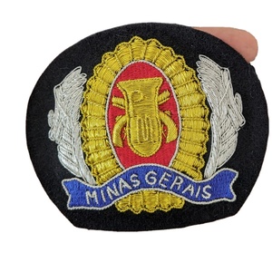 Insignias de parches de ropa bordados altos hechos a mano Nuevo diseño Requisitos personalizados Uniformes de logotipo Insignias de tela disponibles - Product Image 2