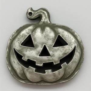 Pieza de decoración de calabaza de aluminio vintage, superficie de pátina pulida a mano, hecha a mano para mejorar las decoraciones de temporada de Halloween - Product Image 6