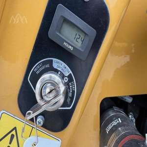 Used BOXER 375 Mini <b>Skid</b> <b>Steer</b> Loader <b>for</b> <b>Sale</b> Crawler Type Front Loader Mini Loader Features Motor Pump Core Included - Product Image 4