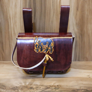 Sac en cuir de cheval celtique marron en cuir perforé grand Celtes Viking unisexe Unique fait à la main coloré - Product Image 1