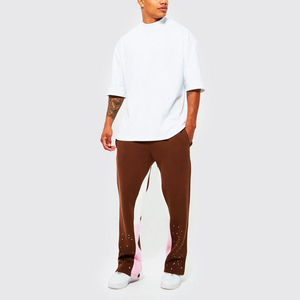 Pantalon évasé basique pour hommes Fabricant OEM Tissu extensible Jambes larges Design Idéal pour Streetwear rétro ou tenues décontractées - Product Image 3