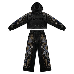 Conjunto de Chaqueta Cortavientos y Pantalón Deportivo de Terciopelo para Mujer, Personalizado al por Mayor, con Pedrería, Sudadera Corta, Ropa Urbana Estampada, Talla Grande, Ligero - Product Image 1