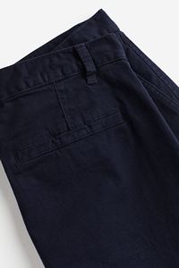 Chinos suave de sarga de algodón de verano corto azul marino de alta calidad para hombre, ajuste Regular, bolsillo lateral diagonal, longitud de la rodilla, precio de fábrica - Product Image 3